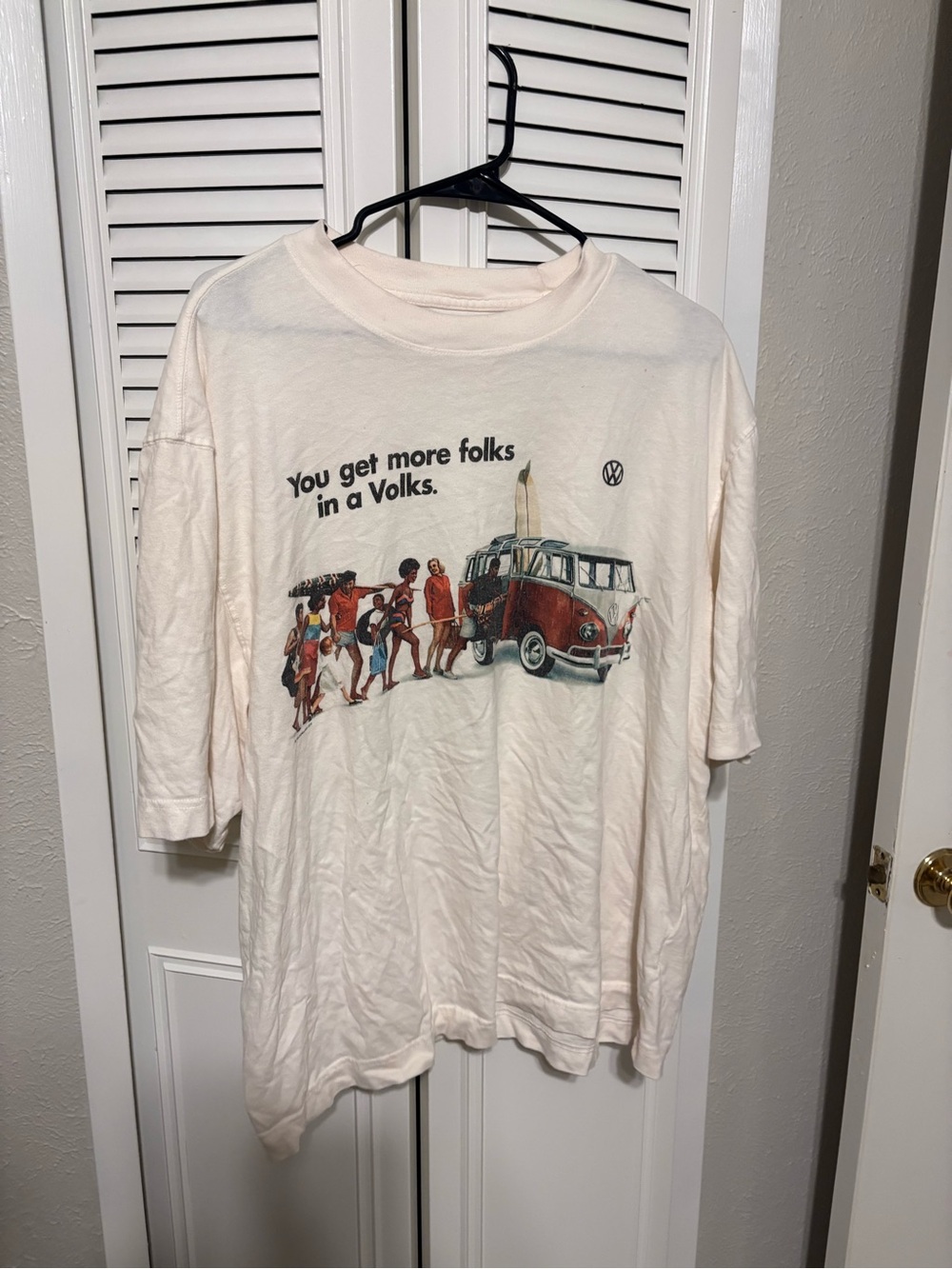 Abercrombie & Fitch Cream Graphic Tee with Red Van Illustration